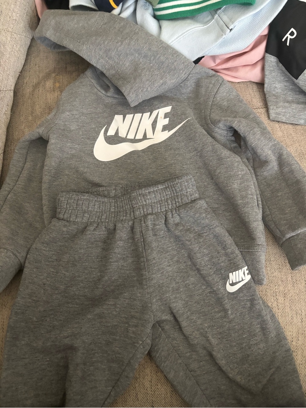 Nike Gray Logo Hoodie & Joggers Set - Kids